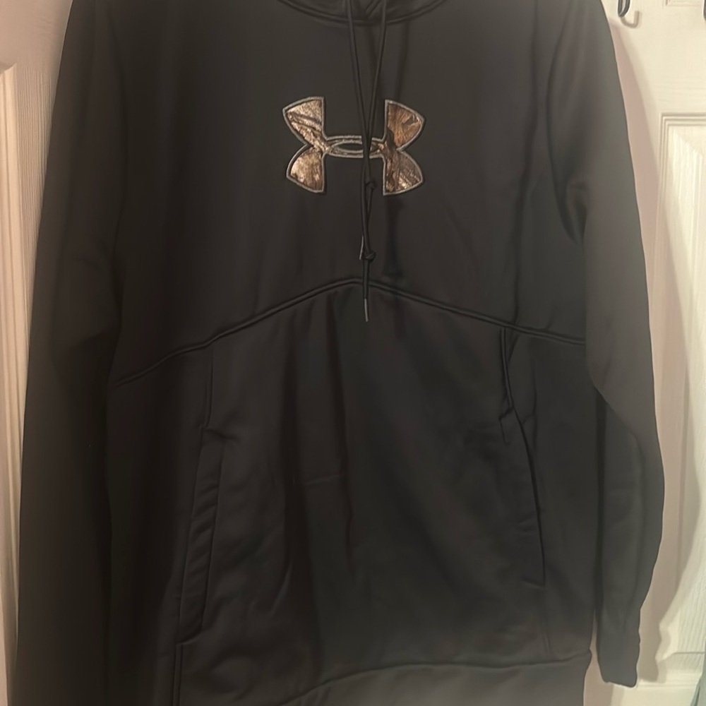 Never worn Main # size medium black hooded sweatshirt with camo detail